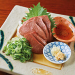 Low-temperature cooking Kuroge Wagyu beef "extreme" liver sashimi