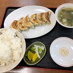 Chuuka Ichi Oshi - 手作り餃子（6個）¥400 と定食