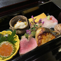 和ごころ 泉 - パカッ！美しい〜☆°｡⋆⸜(* ॑꒳ ॑* )⸝焼きたてのサワラが良い色です♡