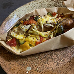 MITCHELLE by truffle BAKERY - 野菜の火の入れ方が上手だなぁと感じる、赤ワインによく合うお食事パン