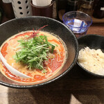うさぎ - 坦々麺１辛¥980税込と炙りチーズご飯¥120税込