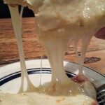 グルガオン - チーズクルチャ。熱々のチーズがトロ～(*￣∇￣)ノ