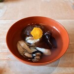 味道広路 - お椀 道南の牡蠣と栗山産の椎茸と木耳