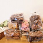 アン フルティエール - 今回の焼き菓子(あと一袋あるけど何か山盛りなのは下品なので割愛)