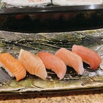 にぎり鮨 一五〇 - トロ三昧(トロサーモン・ビントロ・中とろ)中とろ・大とろ