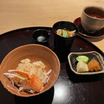 梶川 - 蟹おこわ、河豚のアラの味噌汁