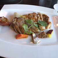 R restaurant & bar - ランチセット(国産豚ロース肉のグリル) パン、ドリンク付き ¥1980 R restaurant & bar - ランチセット(国産豚ロース肉のグリル) パン、ドリンク付き ¥1980