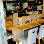 宍道湖しじみ中華蕎麦 琥珀 - 内観