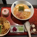 Uta andon - 選べる1000円ランチ(かけうどん、茸天丼)