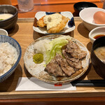 うまや - チキン南蛮と豚の炙り焼き定食 1380円。