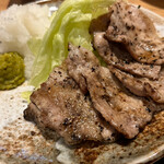 Uma Ya - チキン南蛮と豚の炙り焼き定食 1380円。