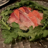 grigio la tavola - 寒鰤と赤カブのカルパッチョ