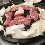 大衆中遊華食堂 八戒 - ジンギスカン 三種盛  焼きやき〜