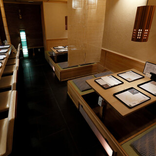 居心地の良い空間で、洗練された日本料理を味わえます。