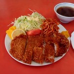 黒恵屋食堂 - カツライスのカツアップ