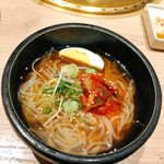 Karubisshu - 盛岡冷麺。