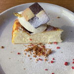 estY - バスクチーズケーキとシャンティ