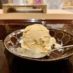 江戸町 すぎもと - シナモンと枇杷茶のアイス