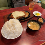 Resutorankissatakuto - 【チーズハンバーグ定食】（980円税込）【ご飯大盛り】（100円税込）