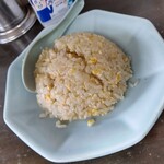 中華一番 - 玉子チャーハンラーメン600円(税込)
            １分位で玉子チャーハン登場！その後すぐにラーメンも提供されました。素晴らしい提供スピードです！
            炒飯は塩辛いけど滅茶美味しい！麺は硬めに茹でられていて歯応え良♪