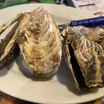 博多ラーメン 万々 - 蒸し牡蠣