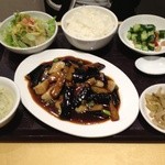 中国料理 翠海 - ホタテと茄子の甘辛酸味炒め(1050円)