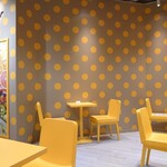 ワンダーフルーツ - イートインスペース✨最初はノーゲストでしたが後から2組3組と席が埋まっていきました。