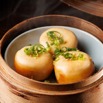 3. Famous gravy grilled Xiaolongbao (shark fin)