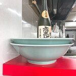 ラーメン二郎 - この席。分かる人には分かるよねー！