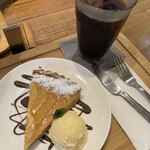 パン屋カフェ キャトル - 