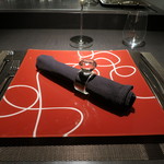 エクアトゥール - カウンターのセッティング