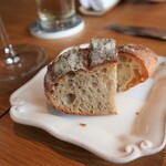 ル レストラン - カンパーニュ（二種目パン、これ美味し）