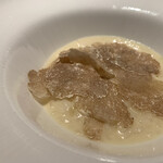 マンサルヴァ - 白トリュフは、やっぱりお供のバローロと一緒にタヤリンかリゾットに限る！この魅惑の食材の活かし方は、イタリアンの専売特許。