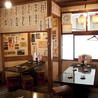 A relaxing wooden interior. All you can drink for 2 hours!