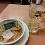 Hidaka Ya - 半ラーメンとハイボール