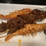 Ippin Hinabe - 別注文で海老、牛肉の串焼き