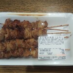 ディオ - 炭火焼き鳥串(かわ)5本 (税抜)276円 (2021.12.17)