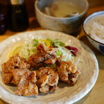 牛たん一徹 - 若鶏の唐揚げ定食 (￥990)
