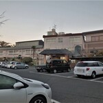 太平温泉 - 裏の駐車場からのホテル外観