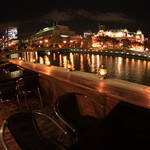 OUI - デート使いにも！　対岸には中央公会堂と中之島の公園が一望！