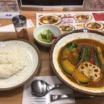 あちテラス102 Soup curry dining - 野菜スープカレーだぞい