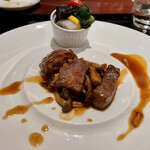 中国料理 カリュウ(ヨコハマ グランド インターコンチネンタル ホテル) - 黒毛和牛の煎り焼き　トリュフ風味ソース　2021.11