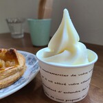 Kafe Atto Re - ソフトクリームカップ(270円)です。