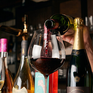 唎酒師の資格も持つソムリエが厳選❗️料理に合うペアリングも◎