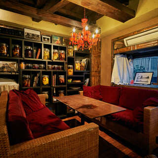 [Hideaway for adults] Enjoy extraordinary life in an antique-style relaxing space