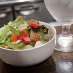 トリワイン ＰＩＫＯＳＨＨＨＵ - サラダ