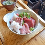 Homma gurodon nakabayashi - 本まぐろ丼＋カンパチ