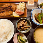 いろり亭 - トンカツ定食＝800円
