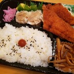 丸菱弁当 - ホッケフライと肉しゅうまい 550円