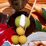 炭火割烹 白坂 - ⚫八寸「シャインマスカットの白和え　銀杏」